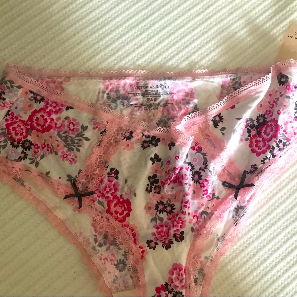 NWT Victoria’s Secret Panties ( Size XL)